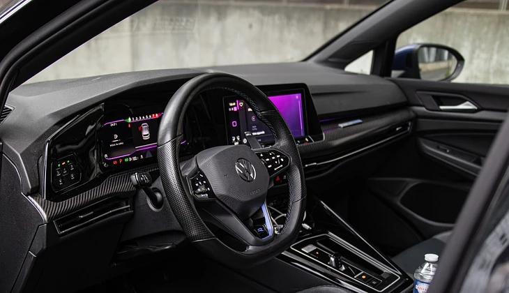 location-VOLKSWAGEN-Puteaux-roadstr