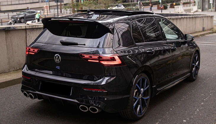 location-VOLKSWAGEN-Puteaux-roadstr