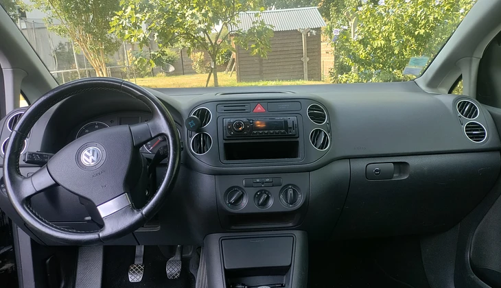location-VOLKSWAGEN-Chevaigné-roadstr