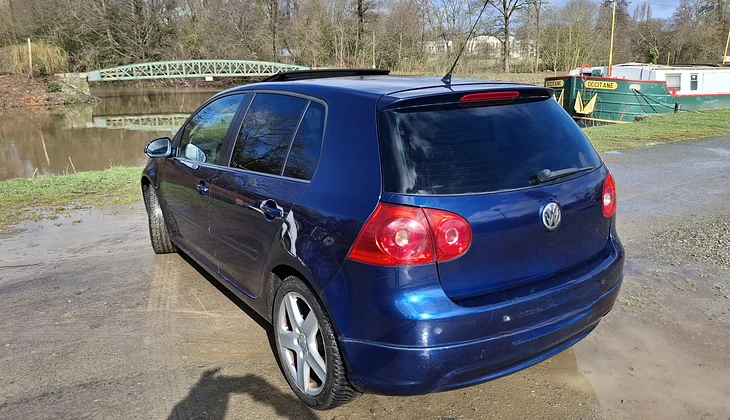 location-VOLKSWAGEN-Montfort-sur-Meu-roadstr