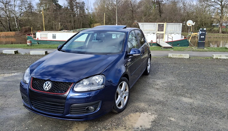 location-VOLKSWAGEN-Montfort-sur-Meu-roadstr