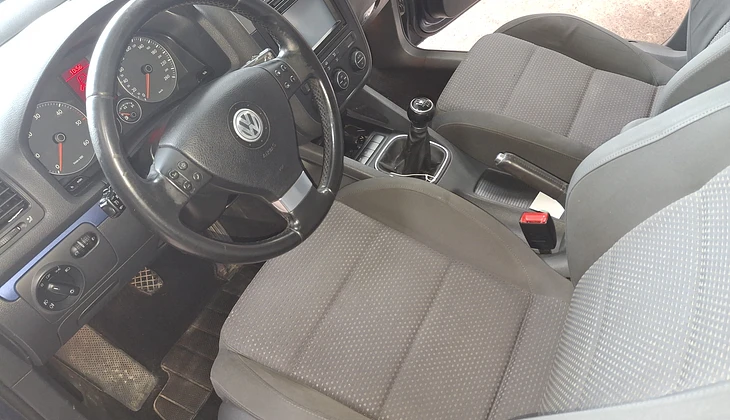 location-VOLKSWAGEN-Montfort-sur-Meu-roadstr