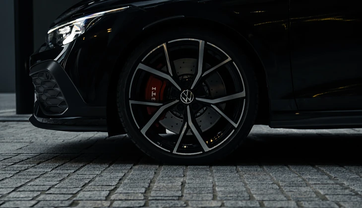 location-VOLKSWAGEN-Puteaux-roadstr