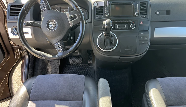 location-VOLKSWAGEN-Baccarat-roadstr