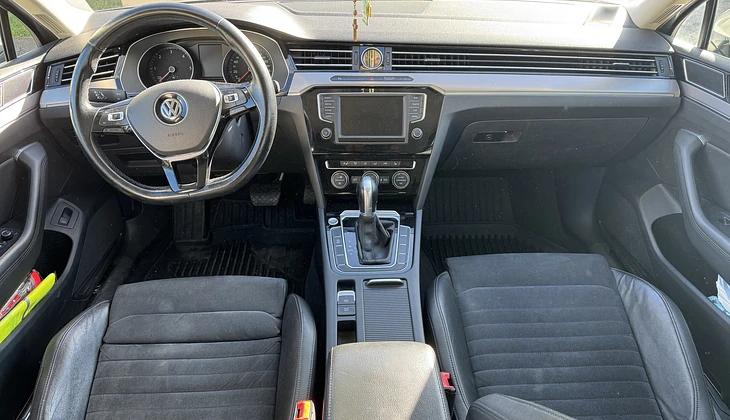 location-VOLKSWAGEN-Calenzana-roadstr