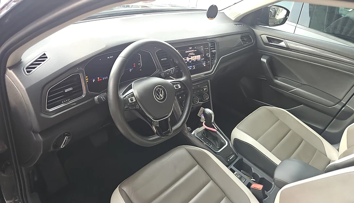 location-VOLKSWAGEN-Annemasse-roadstr