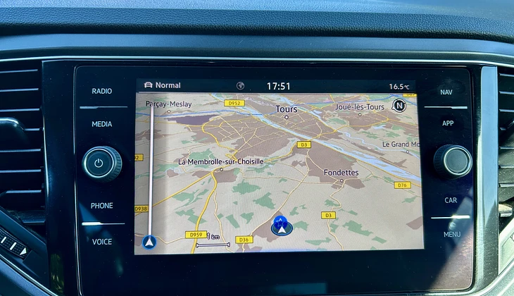 location-VOLKSWAGEN-Saint-Roch-roadstr