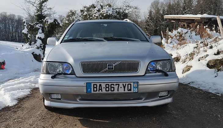 location-VOLVO-Coublevie-roadstr