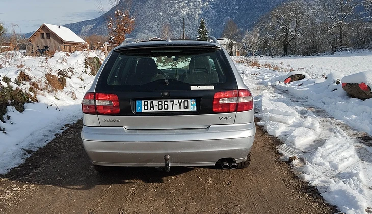 location-VOLVO-Coublevie-roadstr