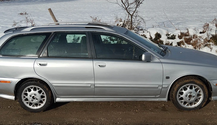 location-VOLVO-Coublevie-roadstr